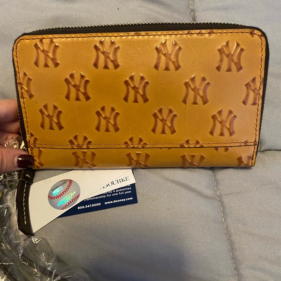 Dooney&Bourke yankee wallet. - Picture 3 of 3